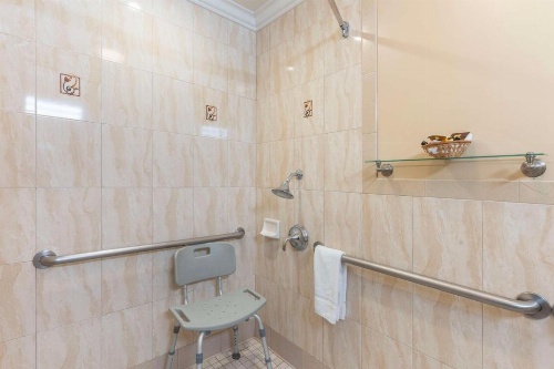 Best Western Plus Airport Plaza image 5