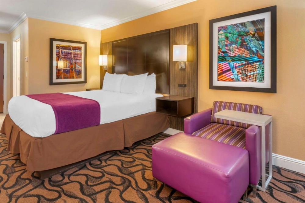 Best Western Plus Airport Plaza Image 14
