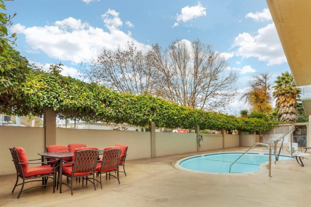 Best Western Plus Airport Plaza Image 24