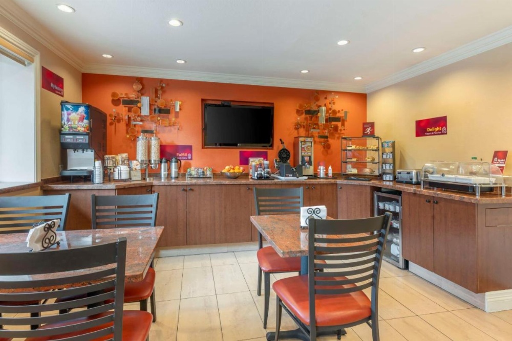 Best Western Plus Airport Plaza Image 29