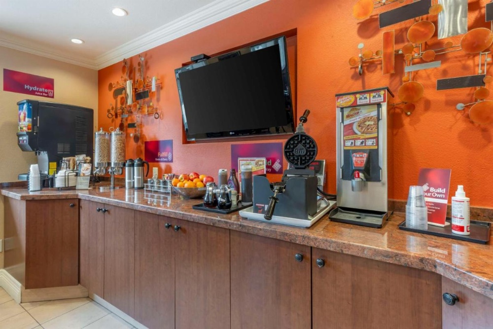Best Western Plus Airport Plaza Image 30