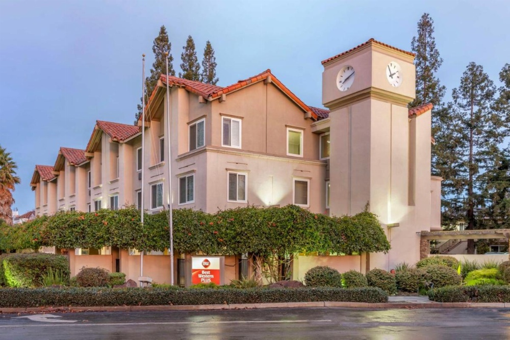 Best Western Plus Airport Plaza Image 37